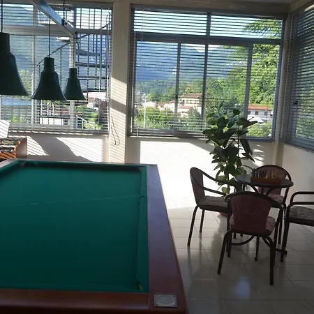 Madonna Con Le Rose Sala Giochi E Biliardo ヴィラ