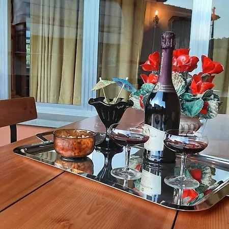 Madonna Con Le Rose Sala Giochi E Biliardo *