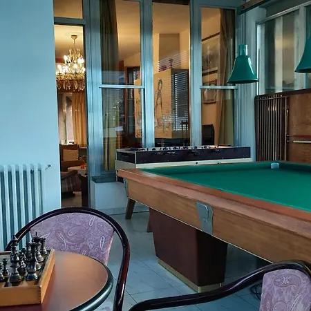 Madonna Con Le Rose Sala Giochi E Biliardo Villa