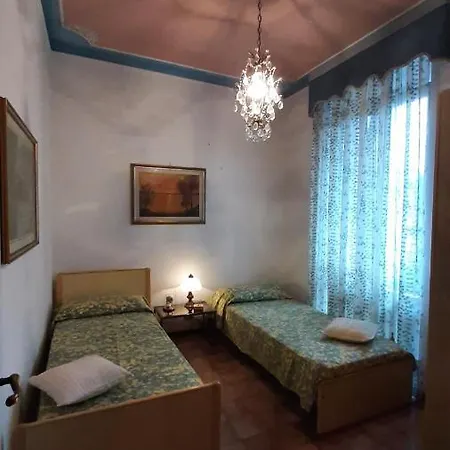 Madonna Con Le Rose Sala Giochi E Biliardo Villa