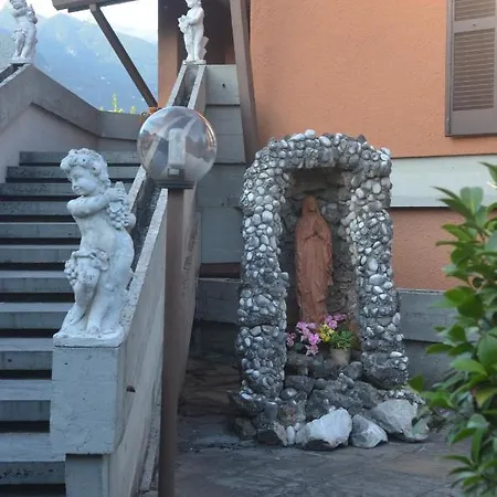 Madonna Con Le Rose Sala Giochi E Biliardo