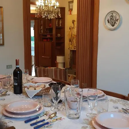 Madonna Con Le Rose Sala Giochi E Biliardo *