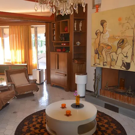 Madonna Con Le Rose Sala Giochi E Biliardo * Camaiore